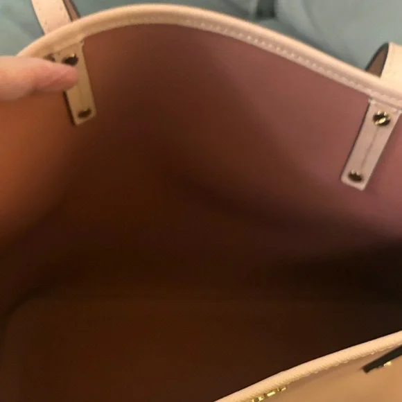 Michael Kors Jetset Light Pink Tote with Gold Accents With Wristlet - Picture 9 of 16